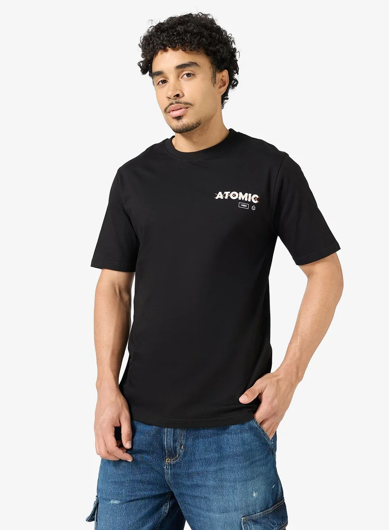 سفنتي فايف تيشيرت بطبعة جرافيك بقصة عادية